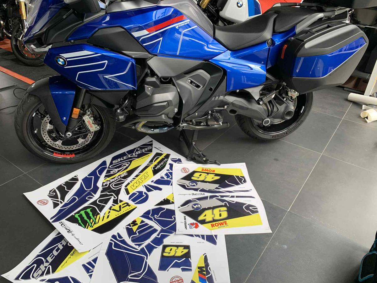 Kit Déco BMW R 1300 RT (2025, 2026+) – Stickers Moto Premium | Burn-Out Design
