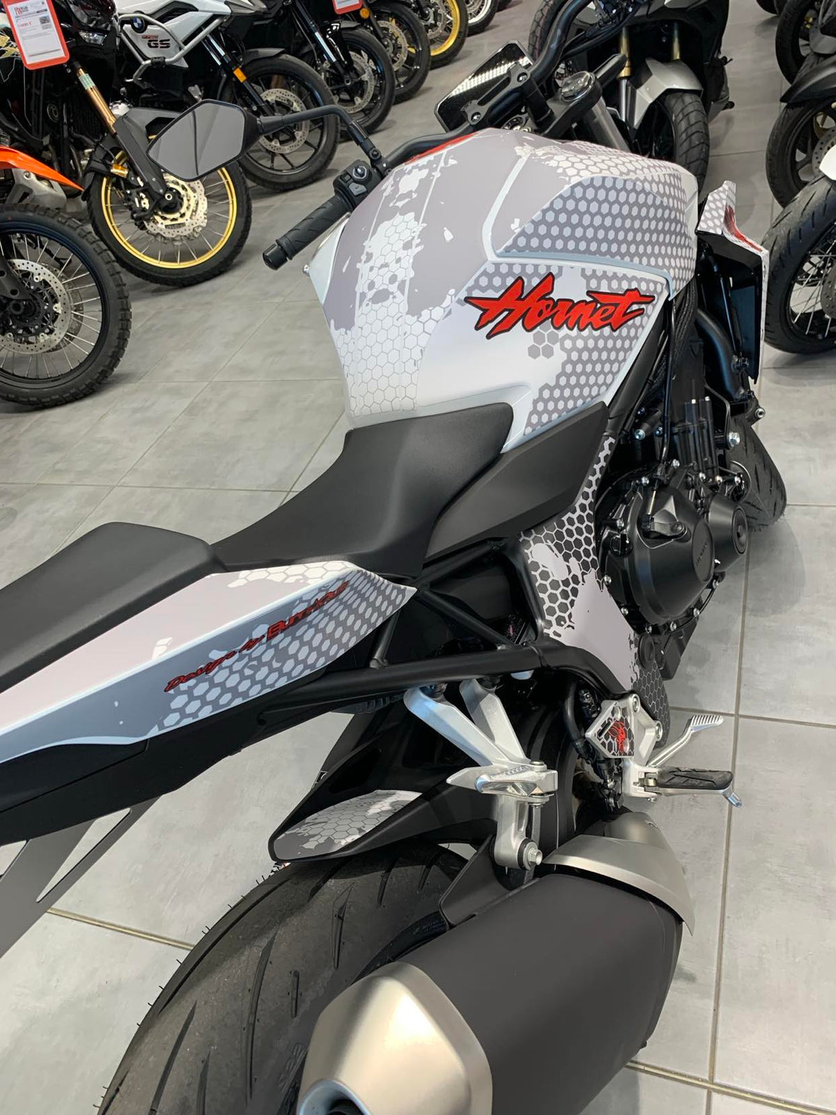 Kit Déco Honda Hornet CB 1000 (2025+) — Stickers Full Cover | Made in France