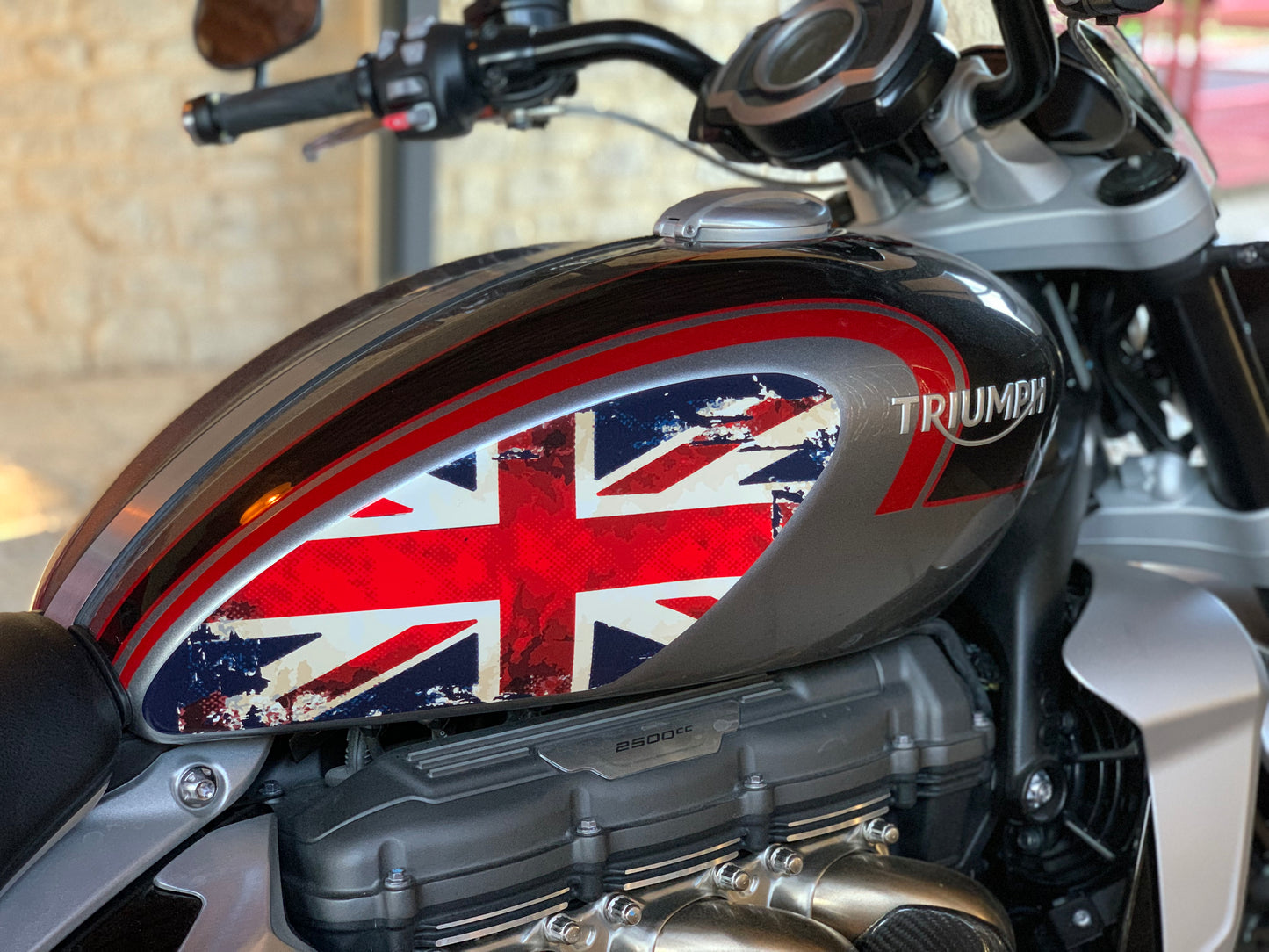 TRIUMPH : Réservoirs UK