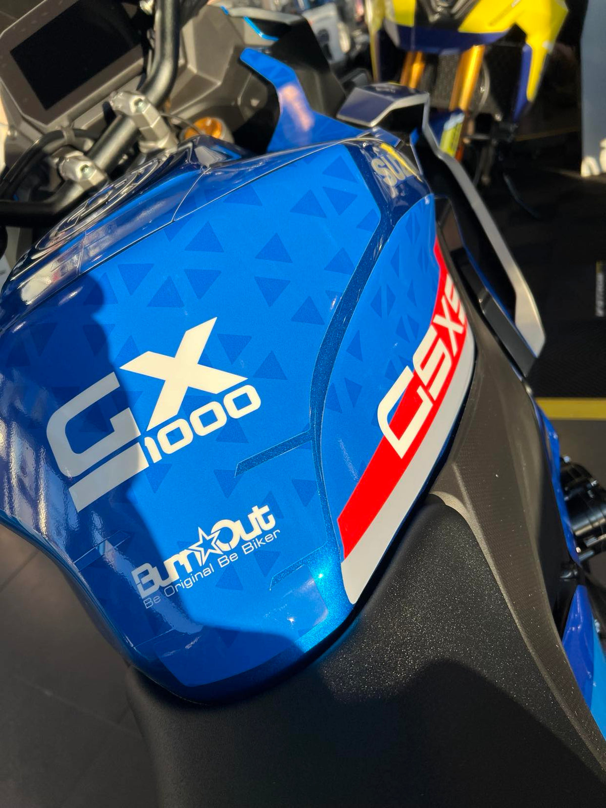 Kit déco Suzuki GSX-S1000GX 2024+ – RACING et SZK