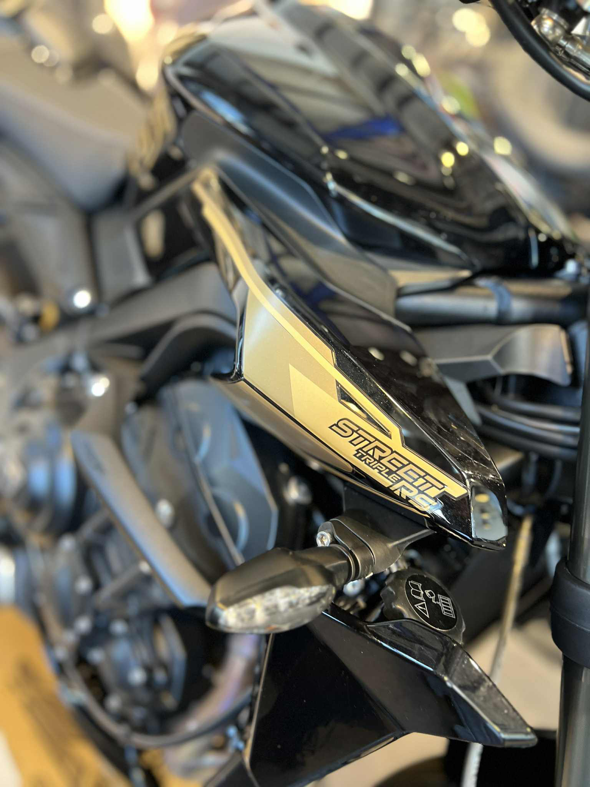 Kit Déco Triumph Street Triple RS 765 Phantom Black ou Granite / Kingfisher Blue (2023+) | Recouvrement