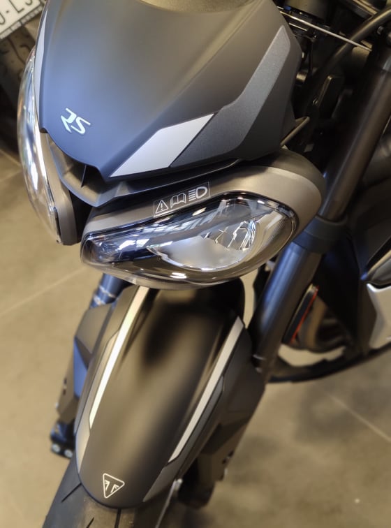 TRIUMPH STREET TRIPLE RS 2020 + (couleur n°1)