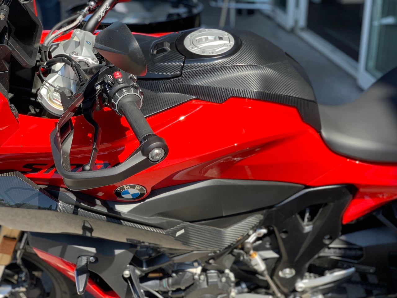 Stickers Carbone Réservoir BMW S1000XR / F900XR (2020+) — Kit Déco Moto