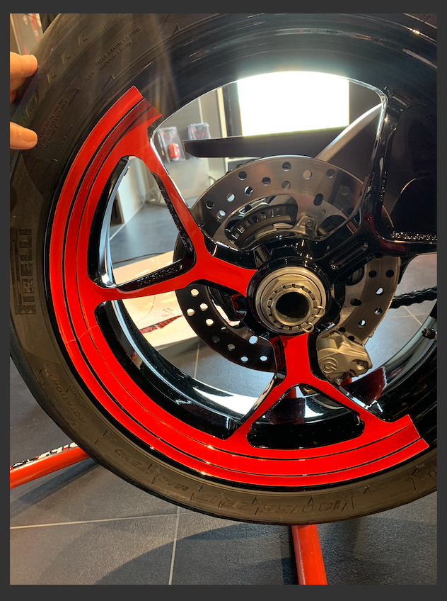 HYPERMOTARD 950