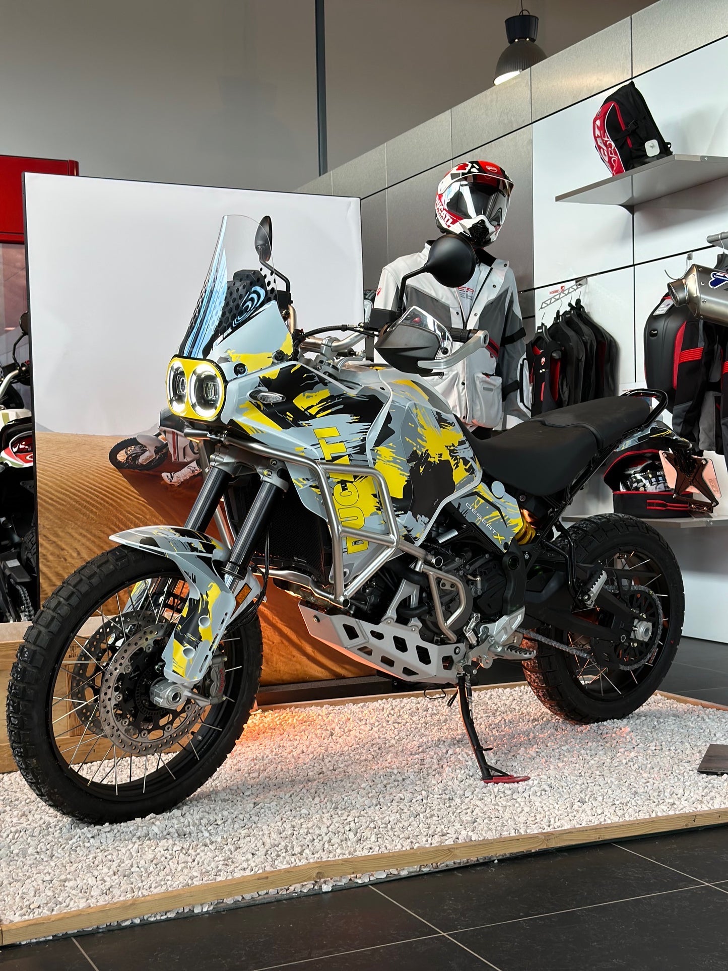 DESERT X (2022 +)