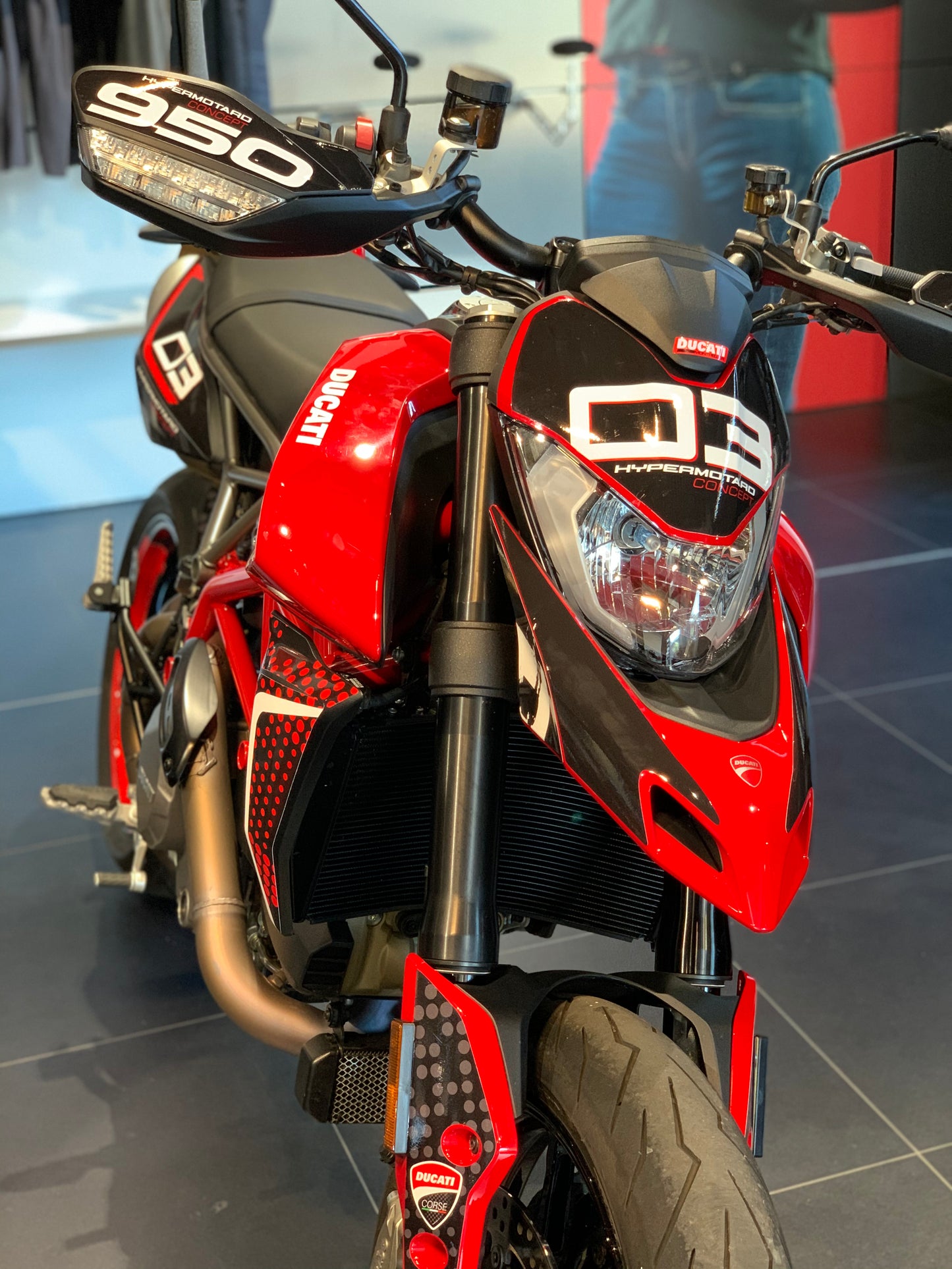HYPERMOTARD 950