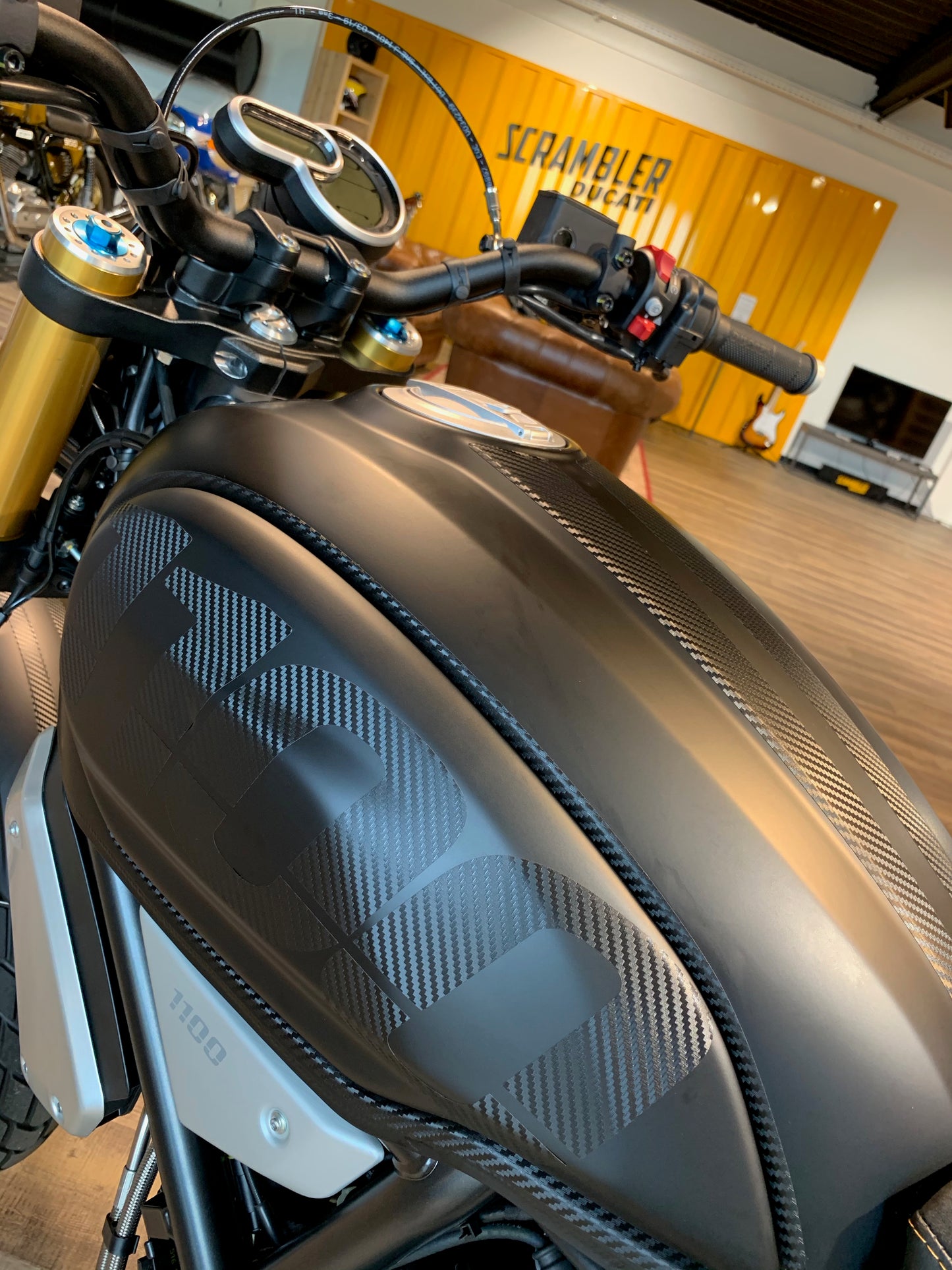 SCRAMBLER 1100