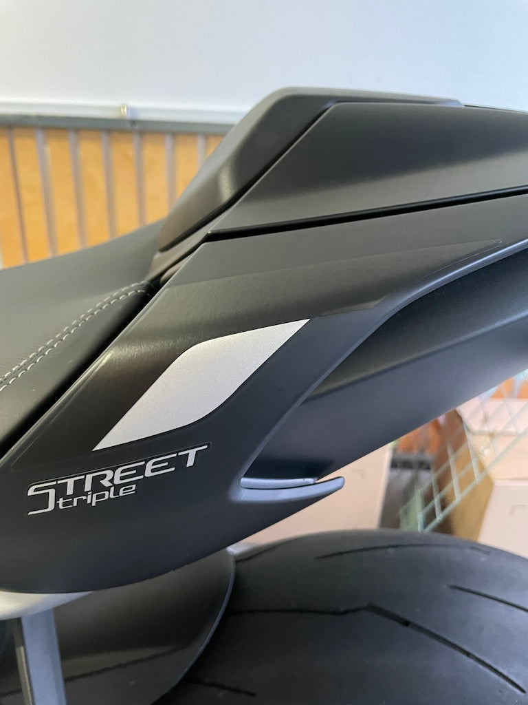 Kit Déco Triumph Street Triple RS 2020-2021 – Recouvrement 2 Couleurs | Burn-Out-Design