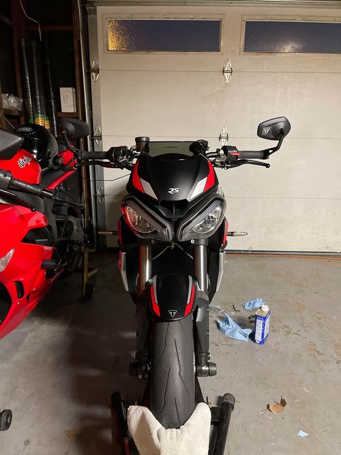 Kit Déco Triumph Street Triple RS 2020-2021 – Recouvrement 2 Couleurs | Burn-Out-Design