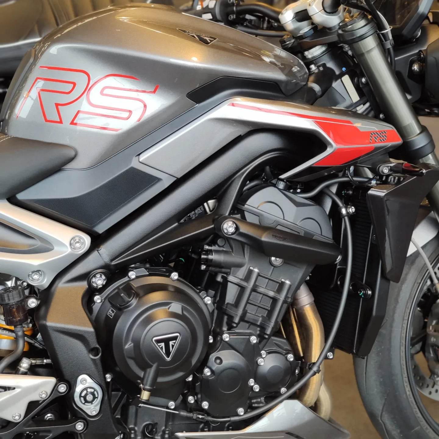 TRIUMPH STREET TRIPLE R 2023 + : ORIGINE