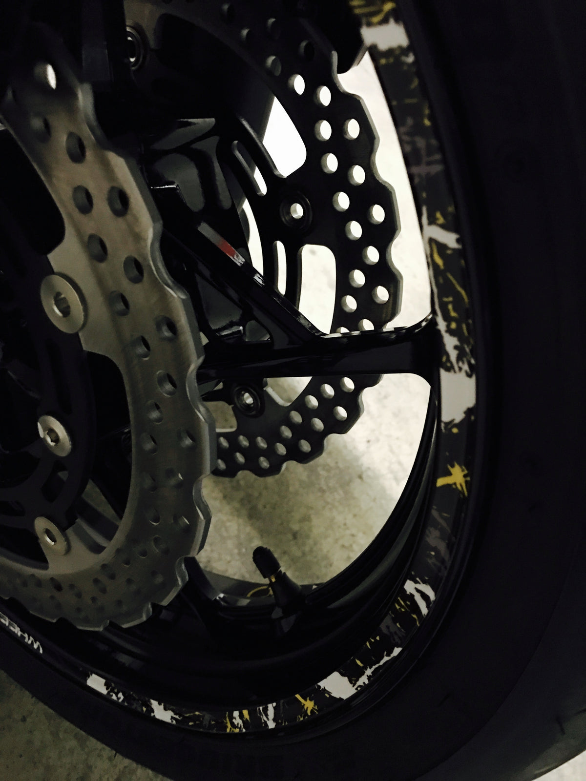 Stickers de jantes moto WHEELING ZONE – 7 couleurs