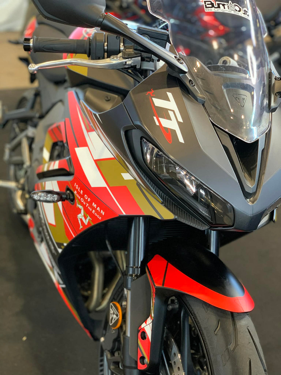 Kit déco stickers Triumph Daytona 660 – guide complet pour choisir sa personnalisation moto | Burn-Out-Design Made in France