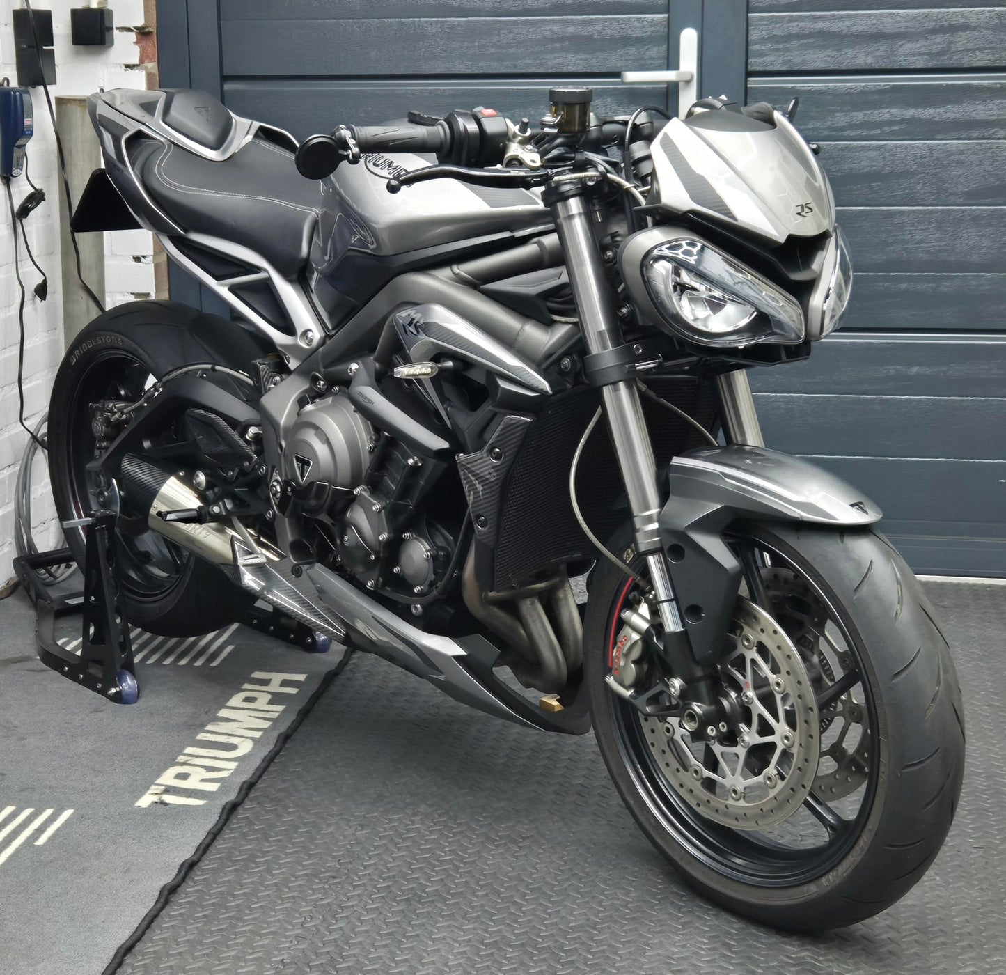 TRIUMPH STREET TRIPLE RS 2020 +  (couleur n°1)