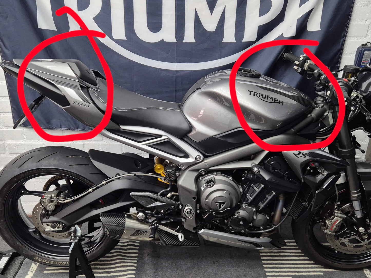 TRIUMPH STREET TRIPLE RS 2020 +  (couleur n°1)