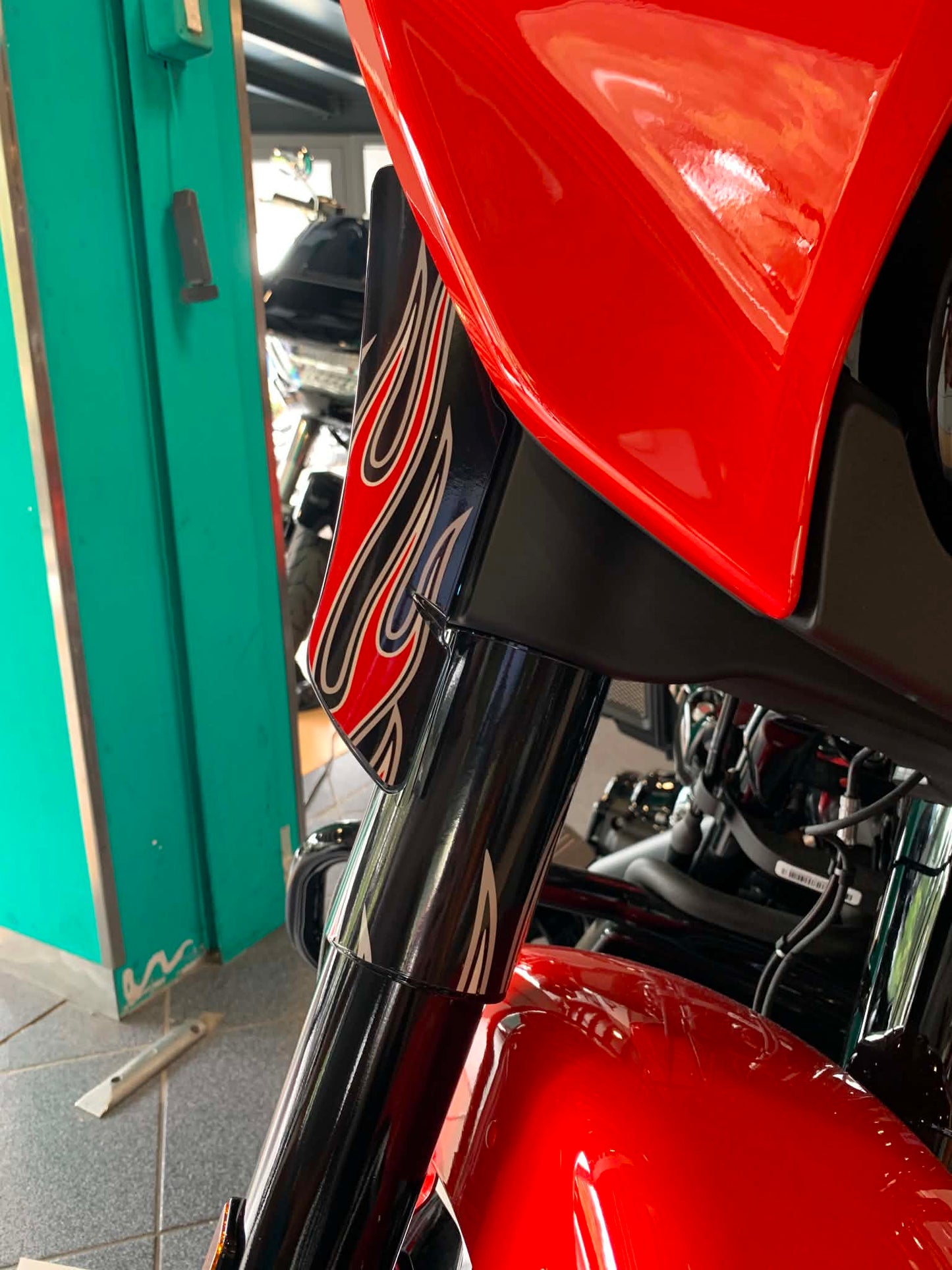 STREET GLIDE FLHX (2024+) : protections de fourches