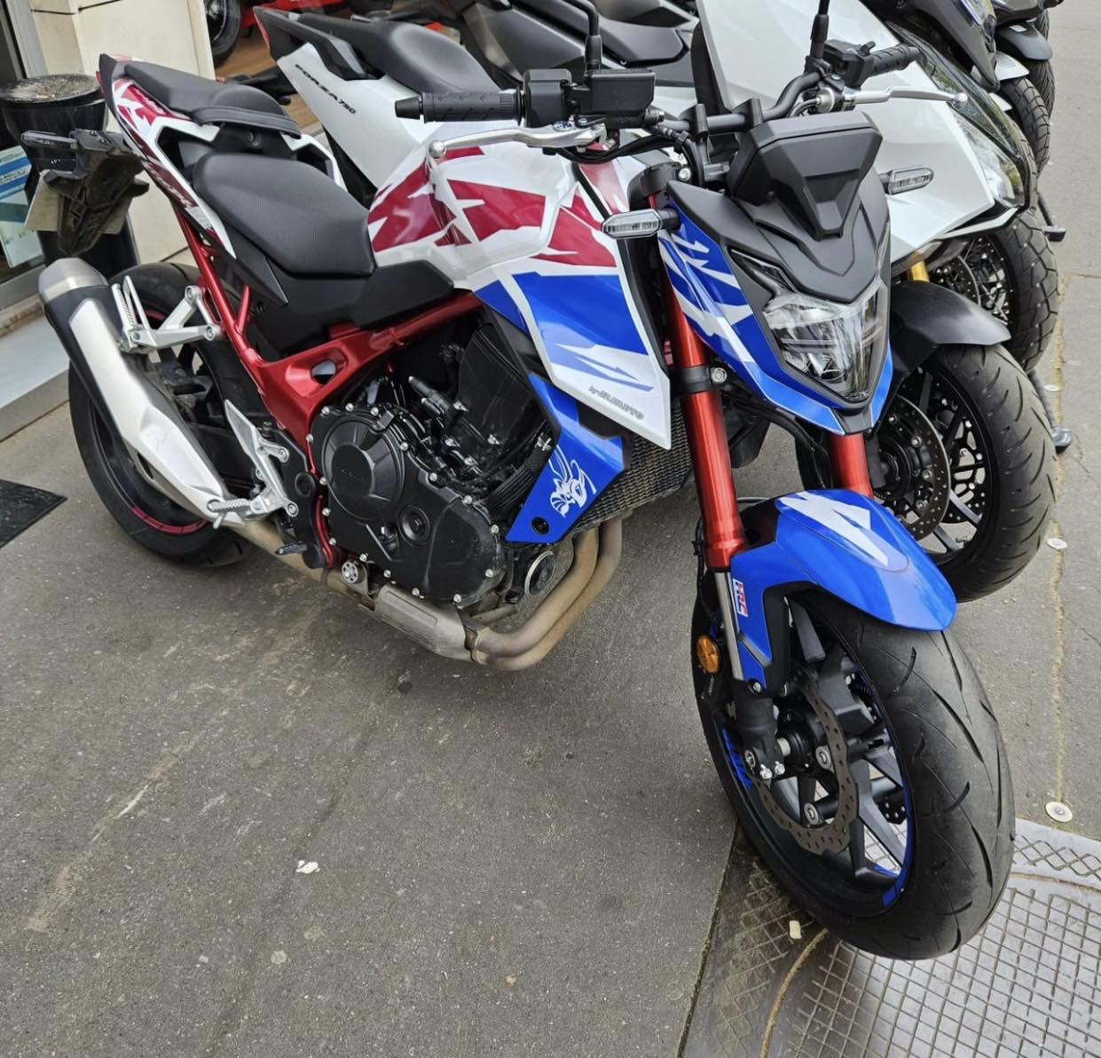 HORNET CB 750 (2023 - 2024)