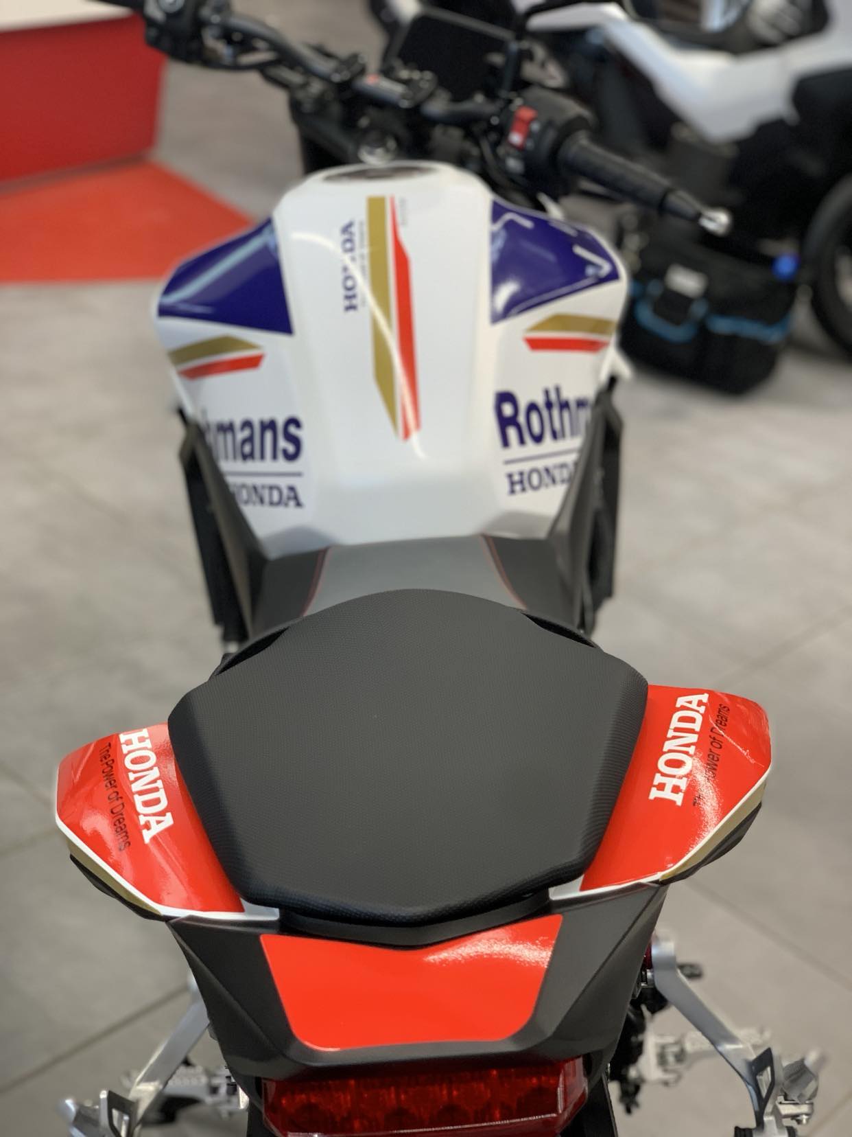 HORNET CB 750 (2025+)