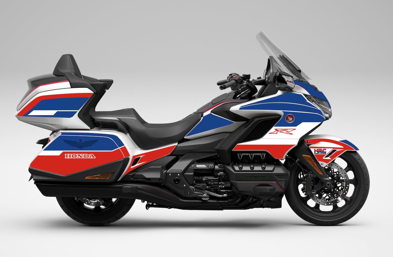 HONDA-GOLDWING-BAGGER-TOURING-1800-personnalisation-protection-noir-stickers-kit-deco-burn-out-design-HRC-SUR-BLANC