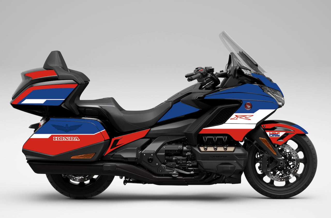 HONDA-GOLDWING-BAGGER-TOURING-1800-personnalisation-protection-noir-stickers-kit-deco-burn-out-design-HRC-SUR-NOIR