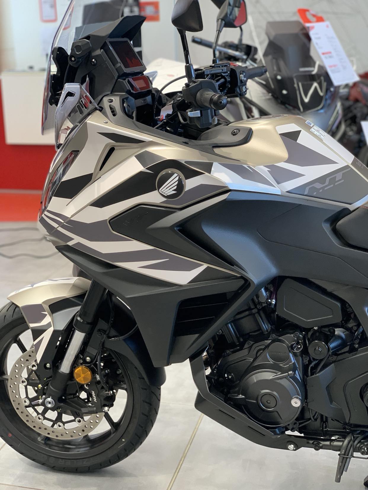 Kit Déco Honda NT1100 (2025+) — Stickers Valises & Jantes | Burn-Out-Design