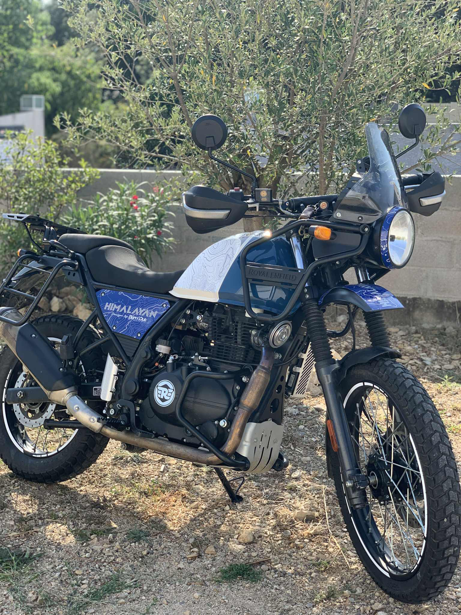 ROYAL ENFIELD HIMALAYAN 410 stickers kit deco cover burn out design Blanc blanche topo bleu