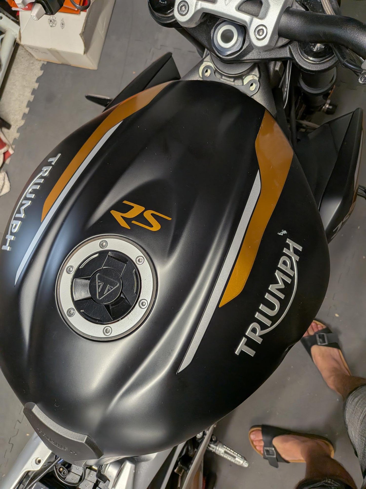 Kit Déco Triumph Street Triple RS 2020-2021 – Recouvrement 2 Couleurs | Burn-Out-Design
