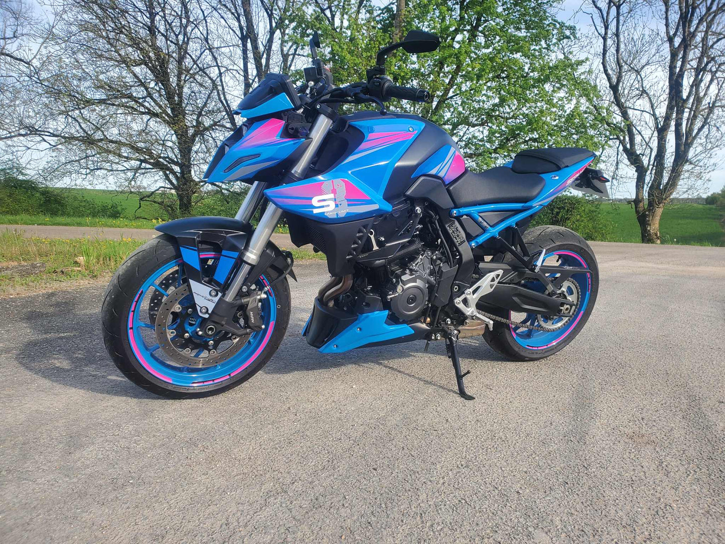 Moto SUZUKI  GSX-8S 2023+