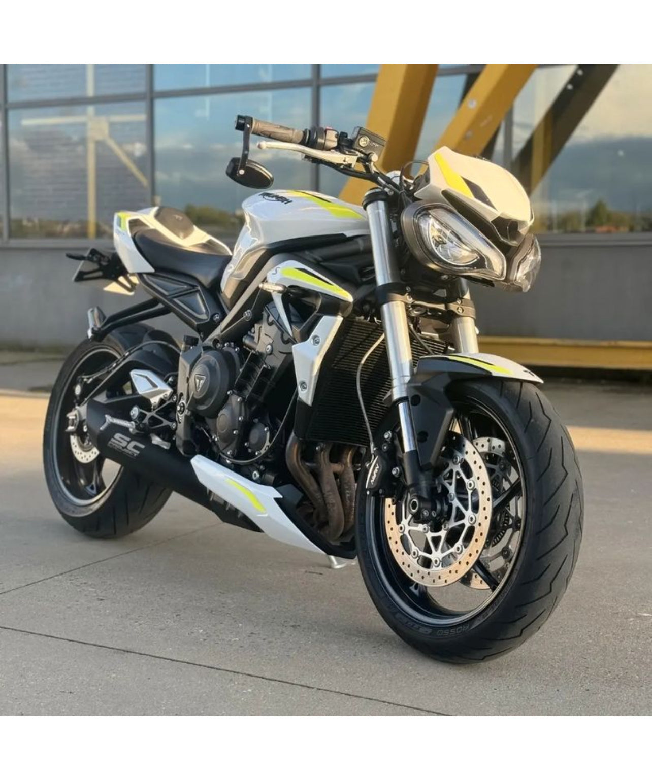 TRIUMPH STREET TRIPLE RS 2020 - 2021 (DEUX couleurs)