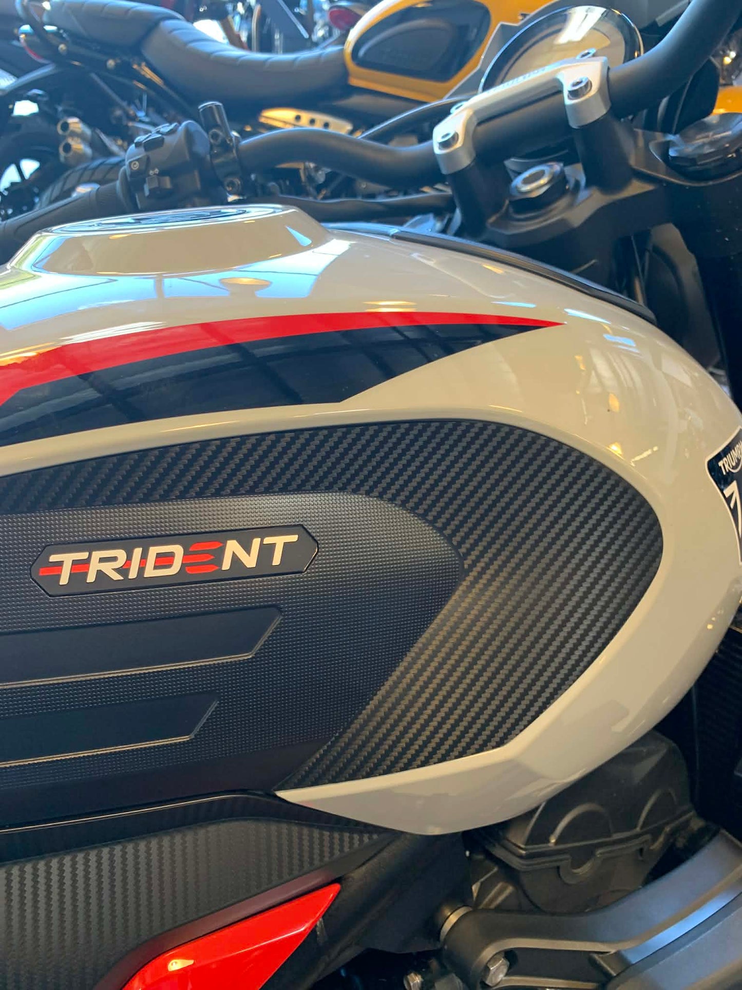 TRIDENT 800 (2026+)