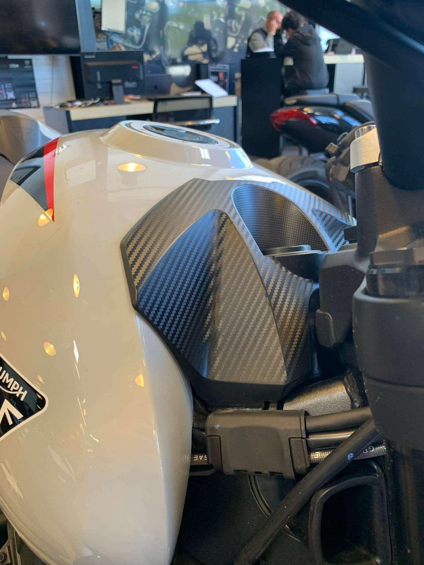 TRIDENT 800 (2026+)
