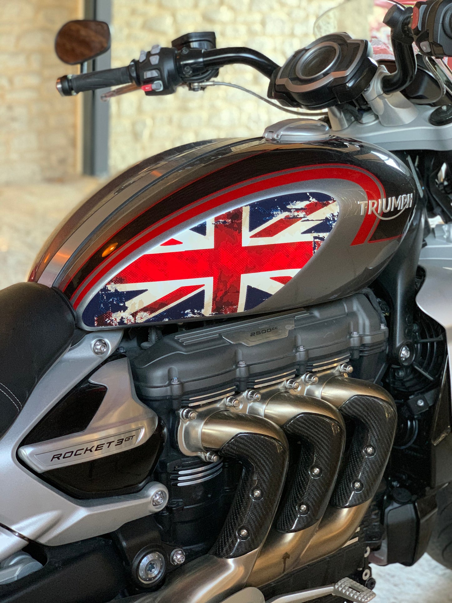 TRIUMPH : Réservoirs UK