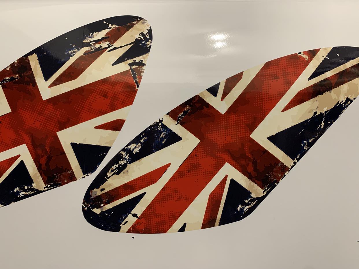 TRIUMPH : Réservoirs UK