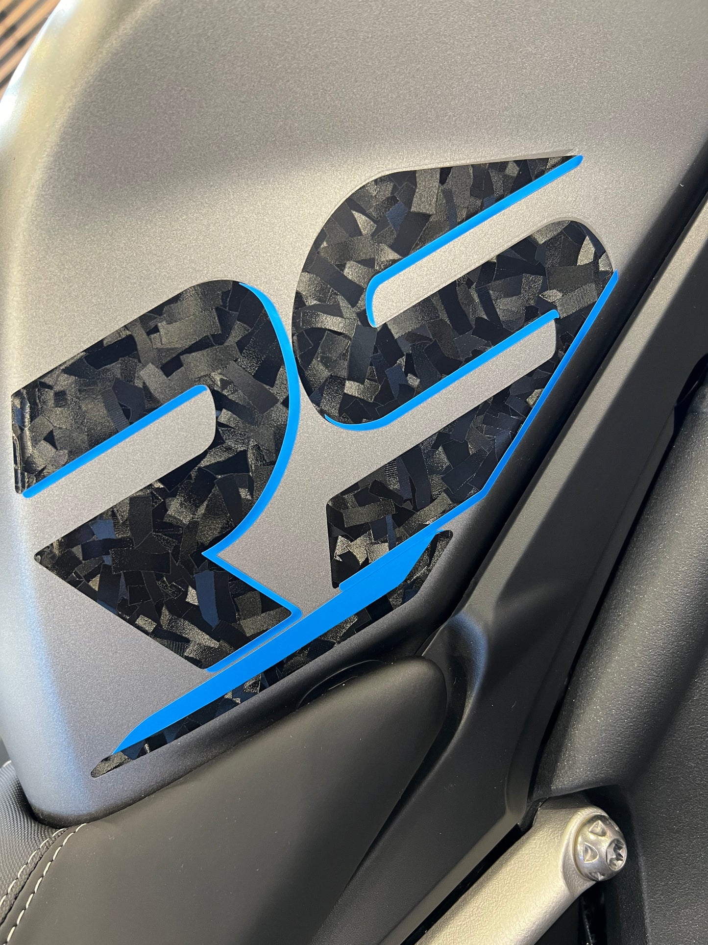 TRIUMPH : Réservoirs "RS" ou "R" ou "S"