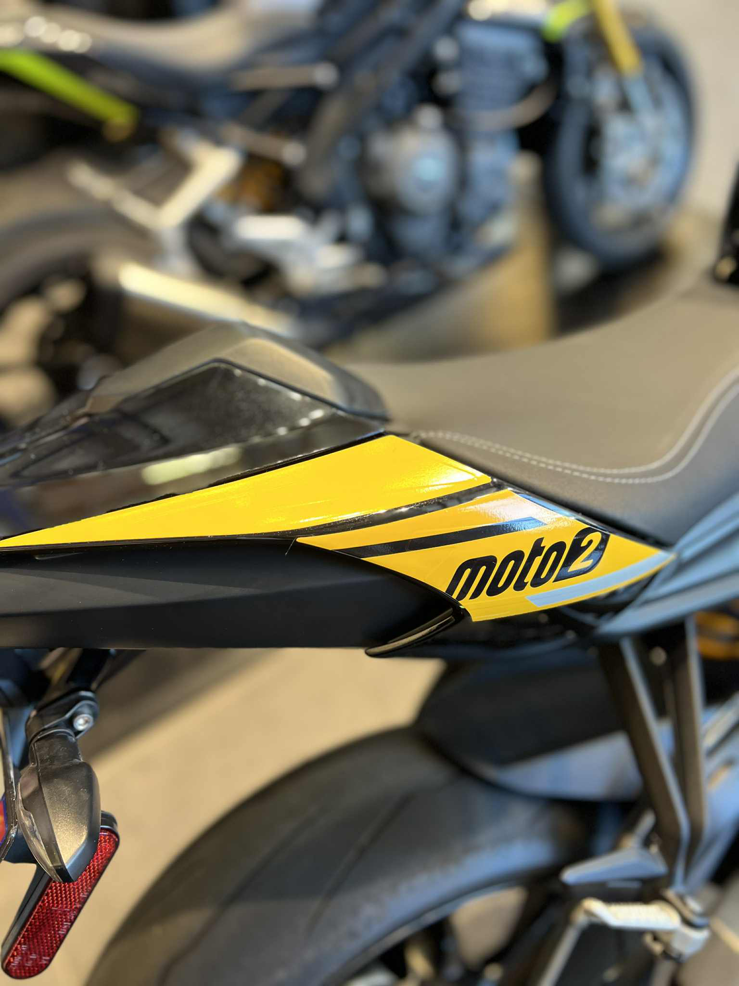 TRIUMPH STREET TRIPLE RS (et R)  2023+   MOTO 2 ou FROST