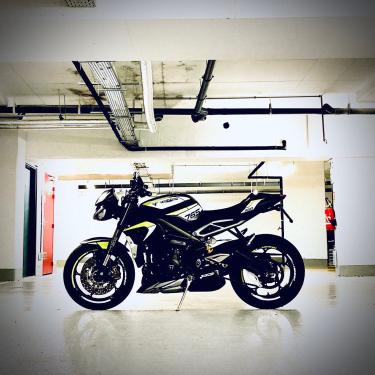 TRIUMPH STREET TRIPLE (2020 - 2022) MOTO 2