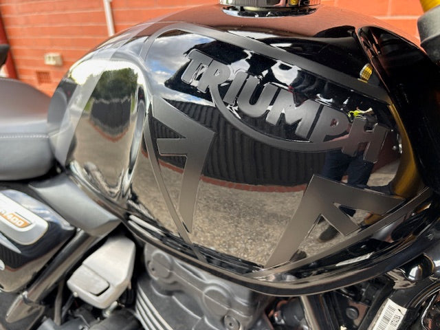 TRIUMPH SPEED 400 (2024+) : LOGO