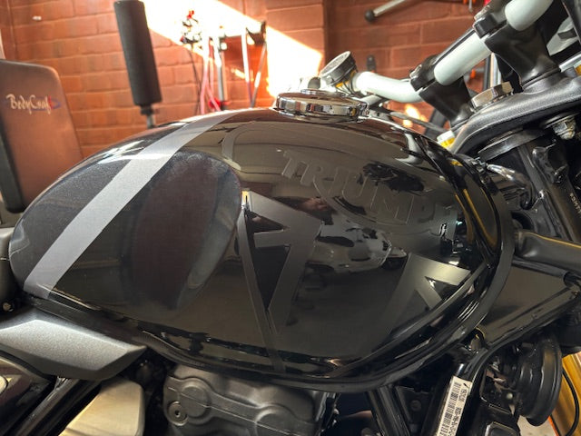 TRIUMPH SPEED 400 (2024+) : LOGO