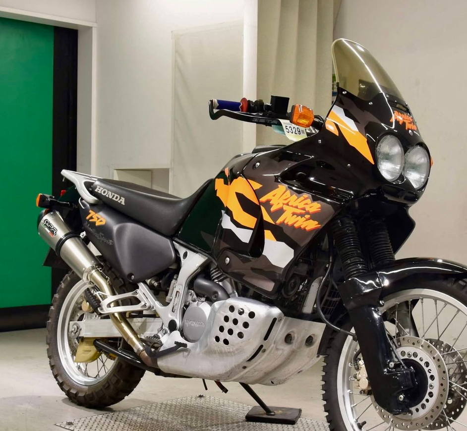 honda-AFRICA-TWIN-XRV-750-1990-2003-REPLICA-personnalisation-stickers-kit-deco-burn-out-design-origine-noir-orange-photographie-picture