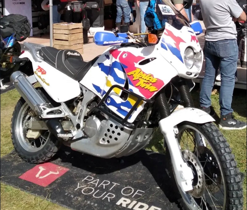 AFRICA TWIN XRV 750 (1990 à 2003)  REPLICA