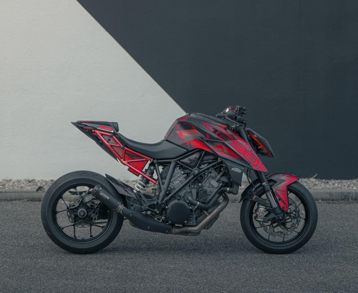 SUPER DUKE 1290 R (2017 +)