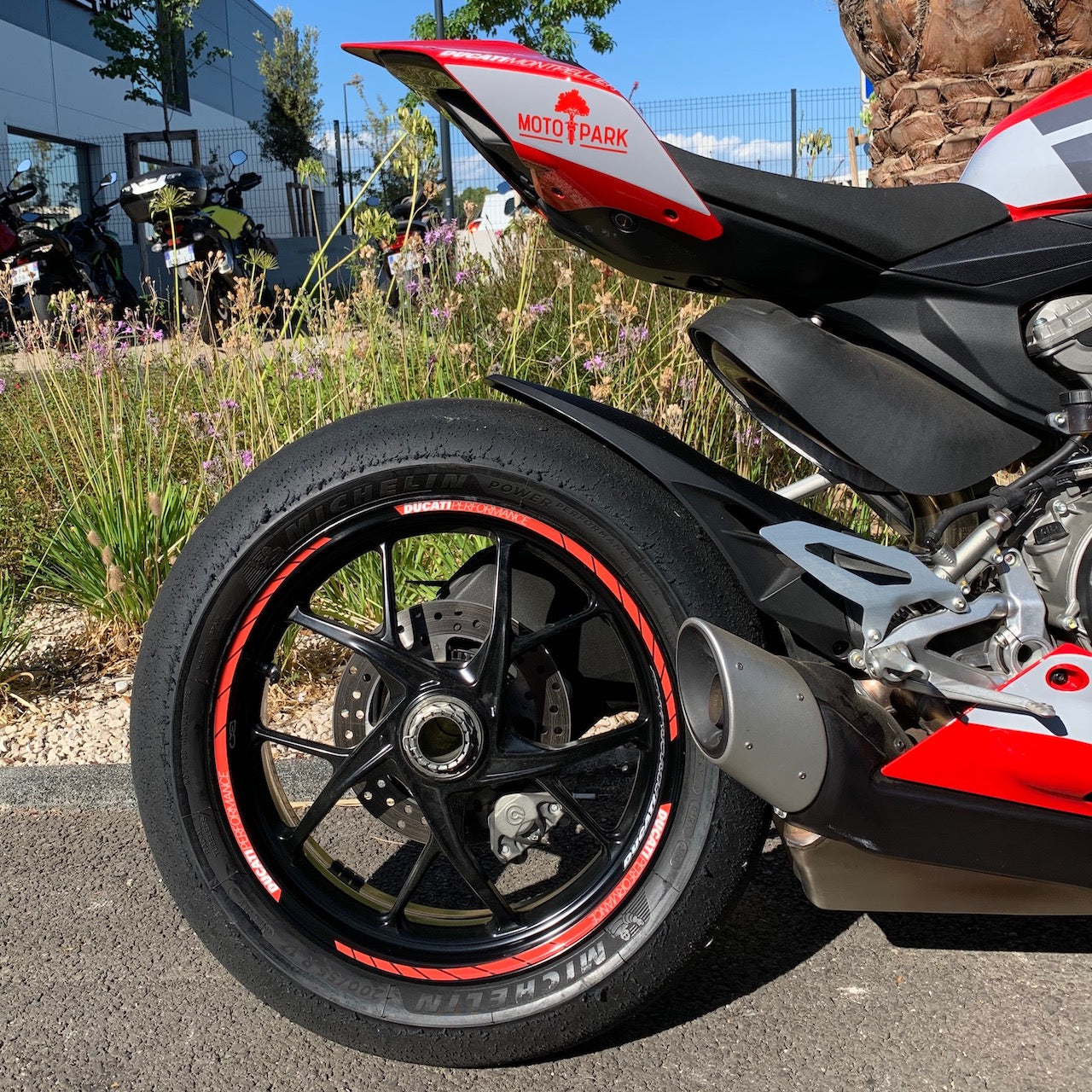 PANIGALE V2 de 2020 à 2024 inclus.