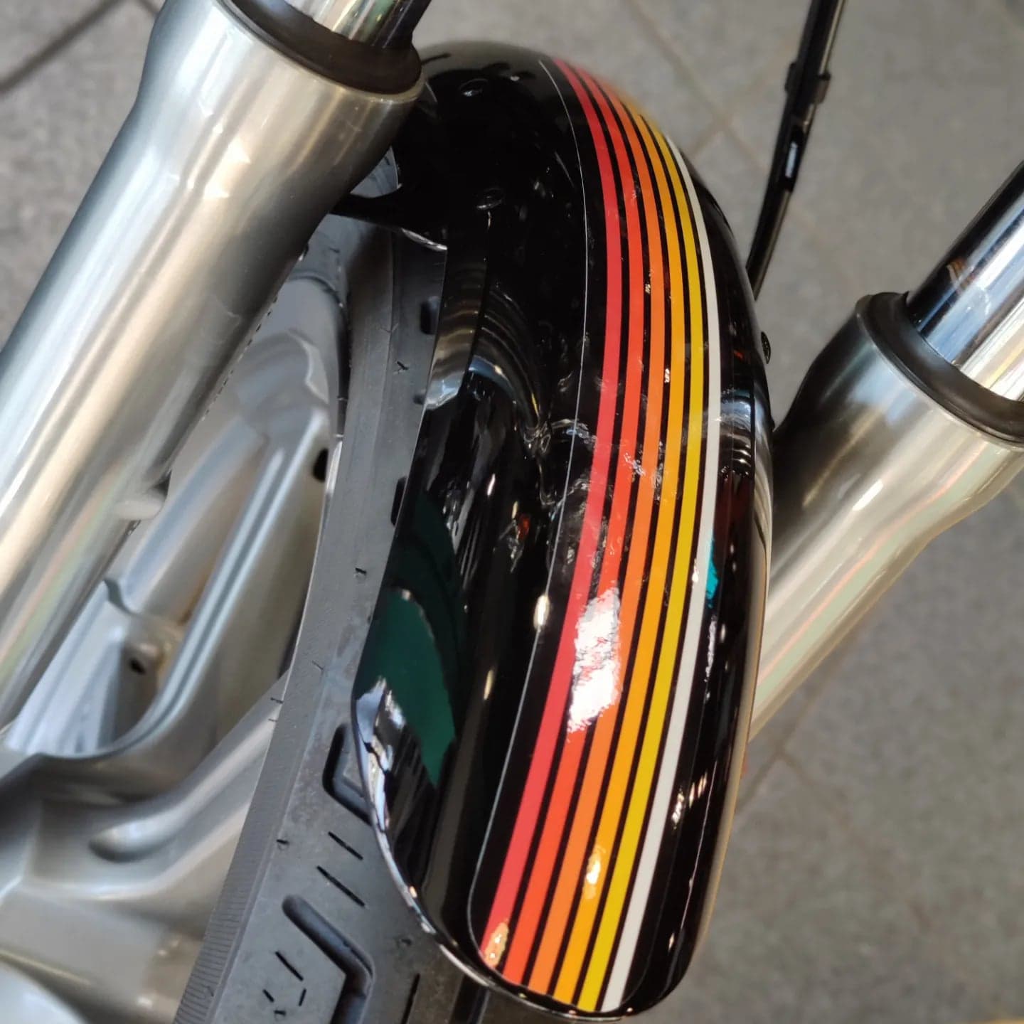 HARLEY-DAVIDSON-FXST-SOFTAIL-STANDARD-personnalisation-kit-deco-stickers-burn-out-design-couleurs