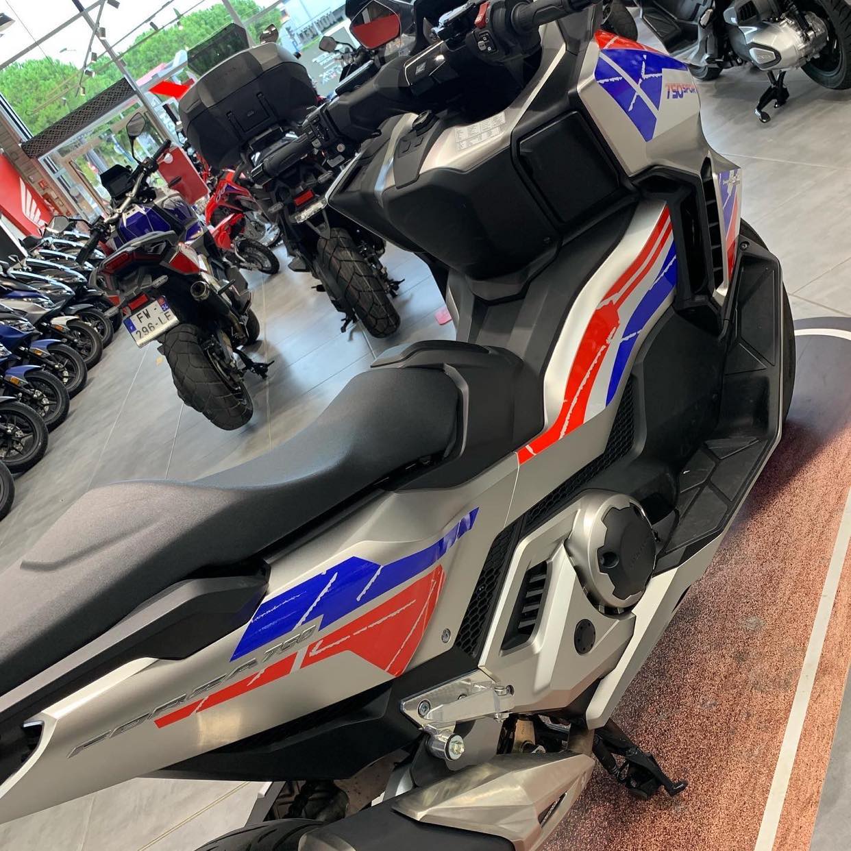 FORZA 750 (2023 à 2024))