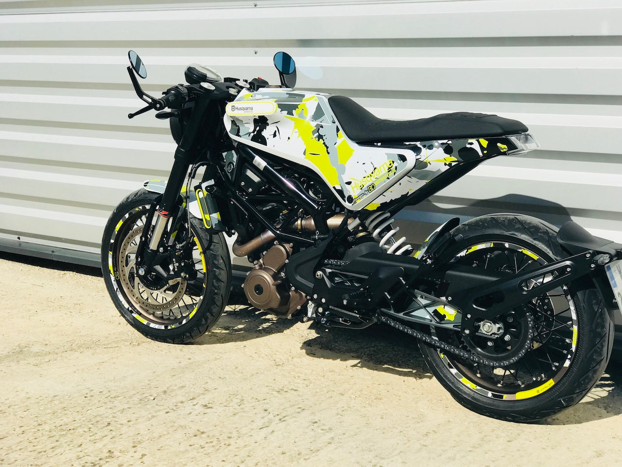 Déco "DYNAMIK" FULL  pour Moto VITPILEN  / SVARTPILEN  401 (2017 à 2023)     )