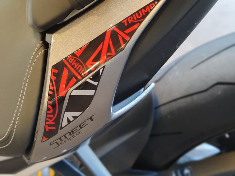 TRIUMPH :  OPTION de trame ENIGMA