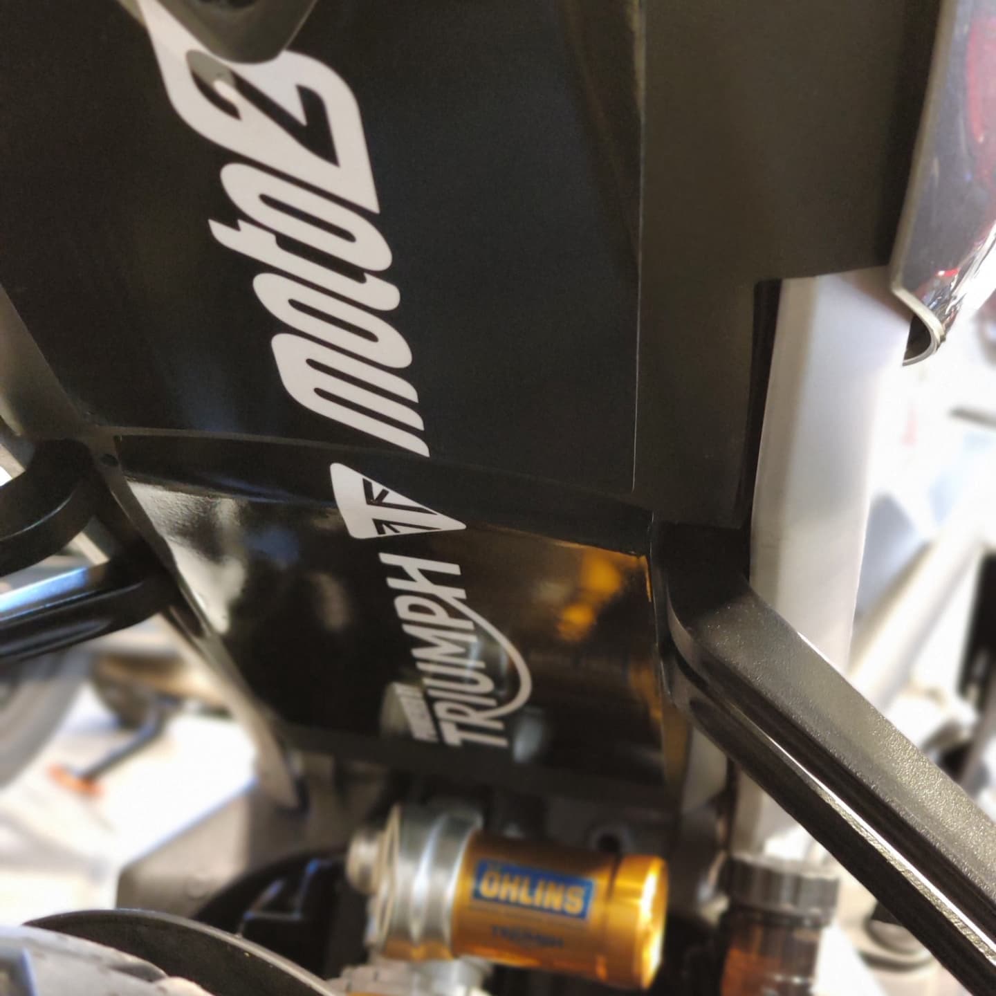 TRIUMPH :  PASSAGES DE ROUE