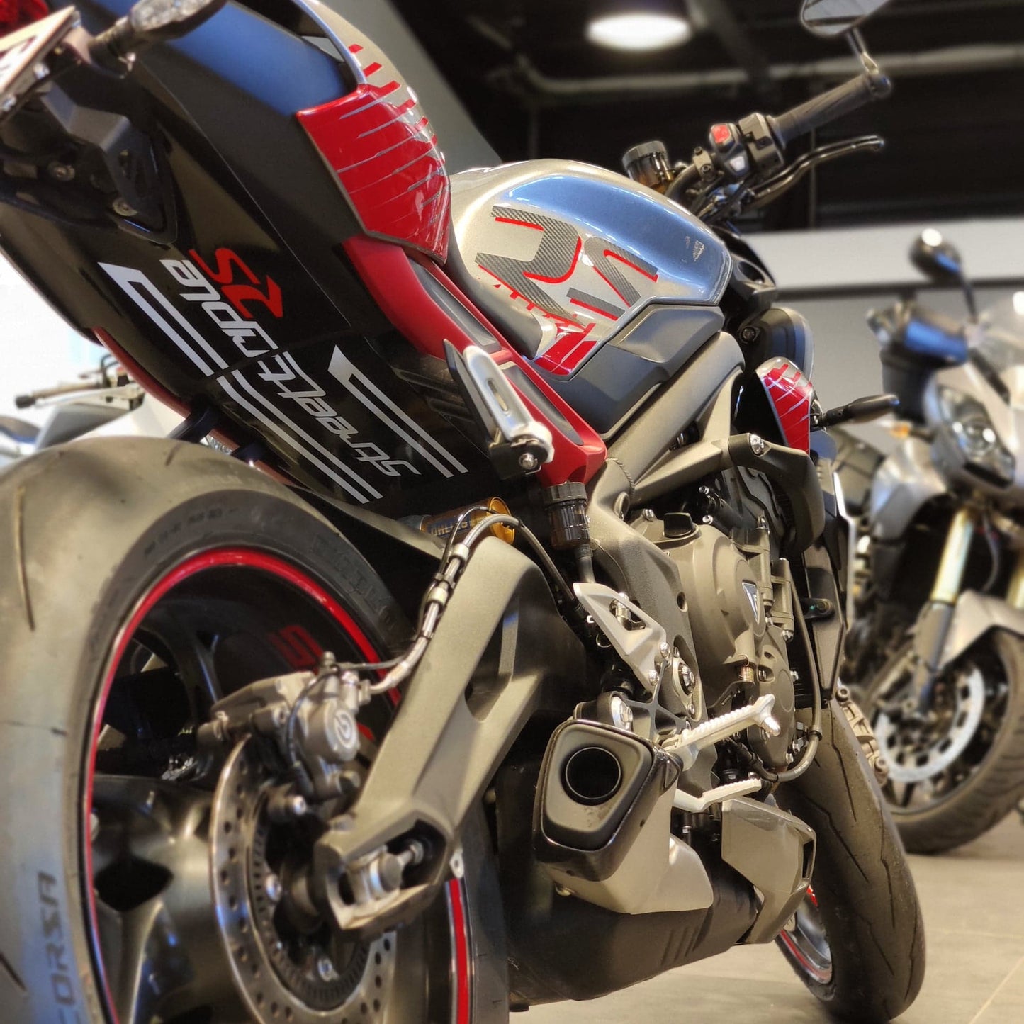 TRIUMPH :  PASSAGES DE ROUE