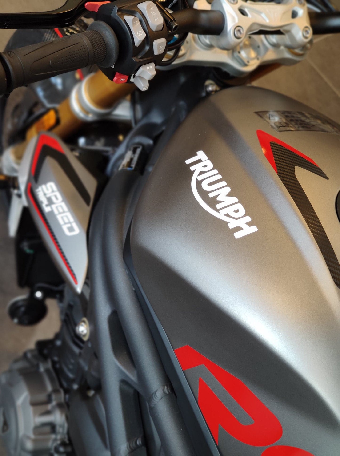 TRIUMPH SPEED RS 1200 (2021 à 2024) - 2/3