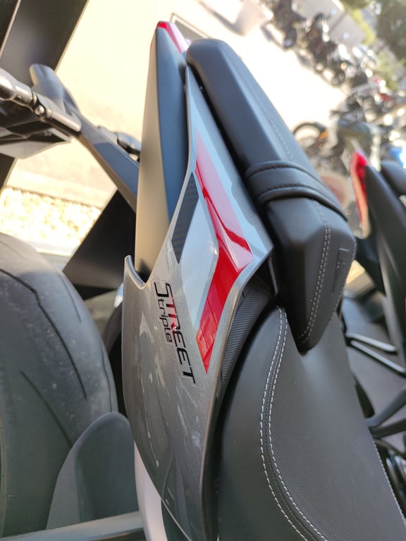TRIUMPH STREET TRIPLE RS 2020 - 2021 (couleur n°3)