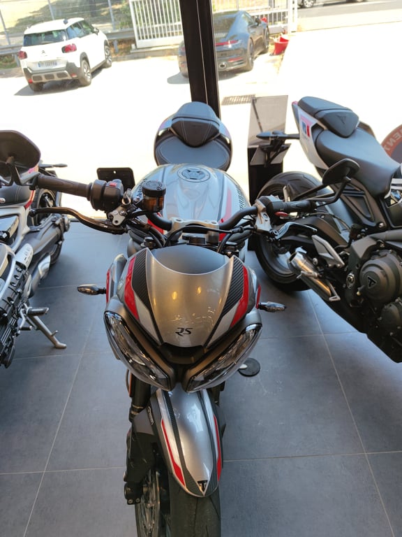 TRIUMPH STREET TRIPLE RS 2020 - 2021 (couleur n°3)